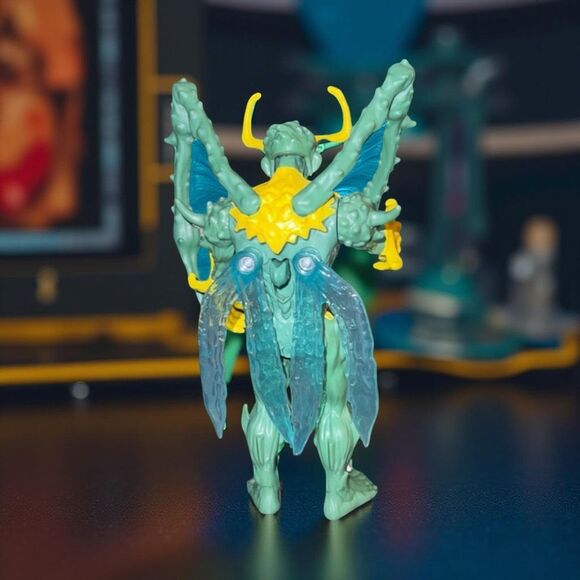 2022 Marvel Monster Hunters Avengers Mech Strike LOKI Wing Attack 8” B1 - Picture 2 of 3